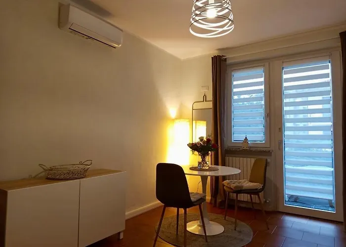 Apartman With Garden Lurate Caccivio