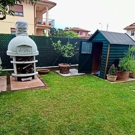 With Garden Apartment *